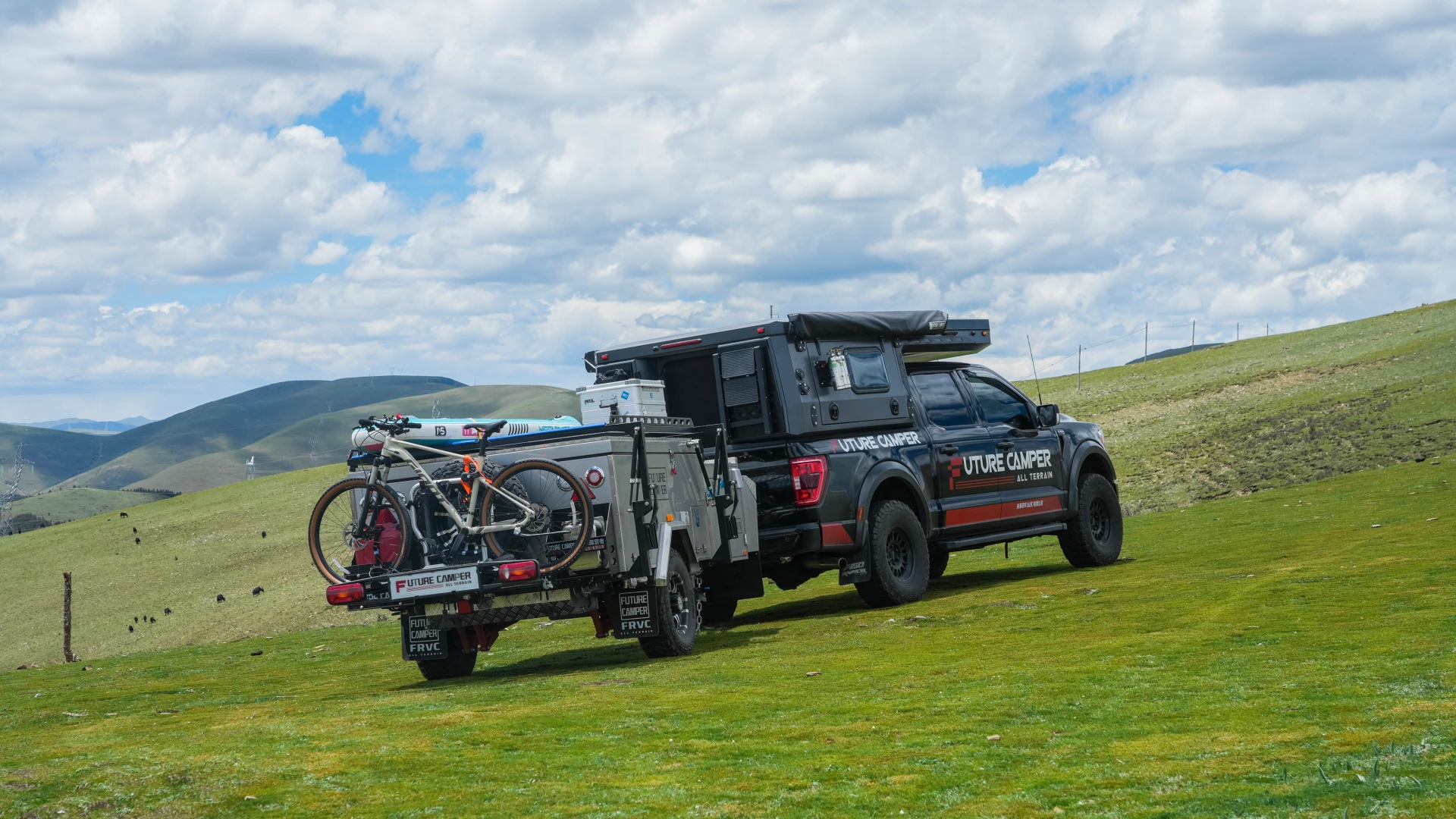 Imported septtman electric wind-sensing 3-meter awning which is intelligently adjustable, helps to create an enjoyable courtyard space.